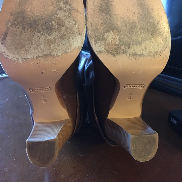 Elegant Classy Coach 👢 Boots - Picture 5 of 8